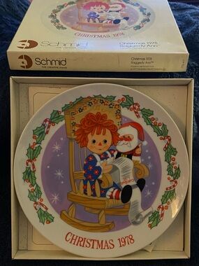Schmid Raggedy Ann Christmas Decorative Plate - Purple
